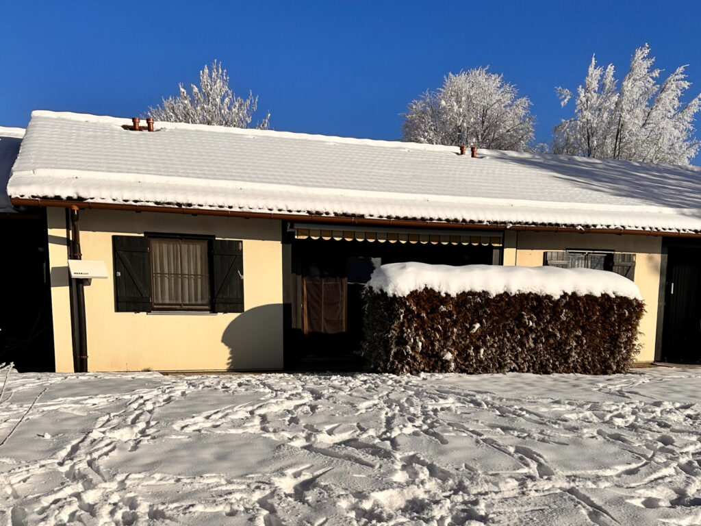 Ferienhaus im Winter