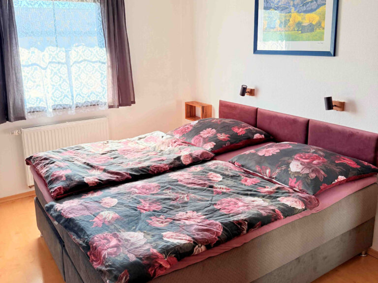 Großes Schlafzimmer