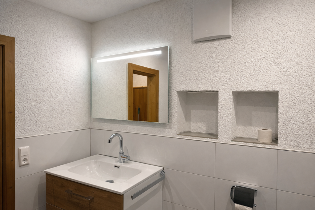 Badezimmer_Waschbecken_Ferienhaus_Grundmann_Allgäu_Lechbruck